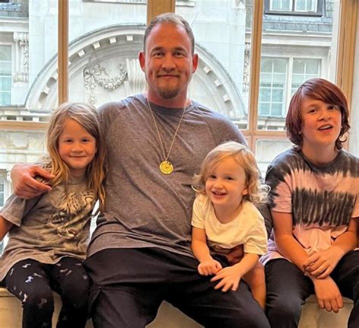 Alanis Morissette's Husband: Who Is Souleye?
