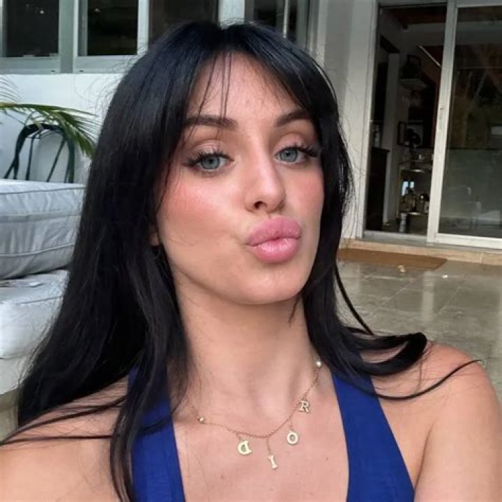 Camila Araujo: Photos & Videos