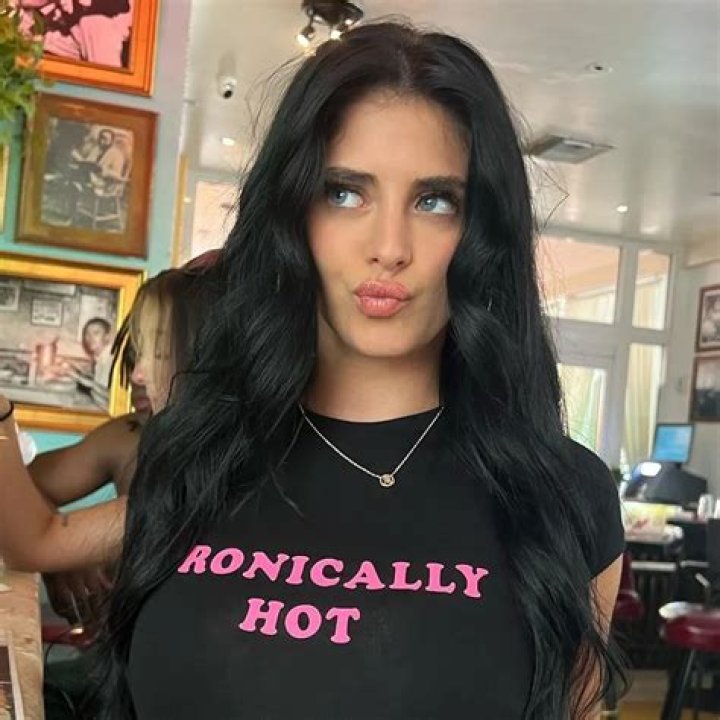 Camilla Araujo Pink Pics: TikTok Videos & More!