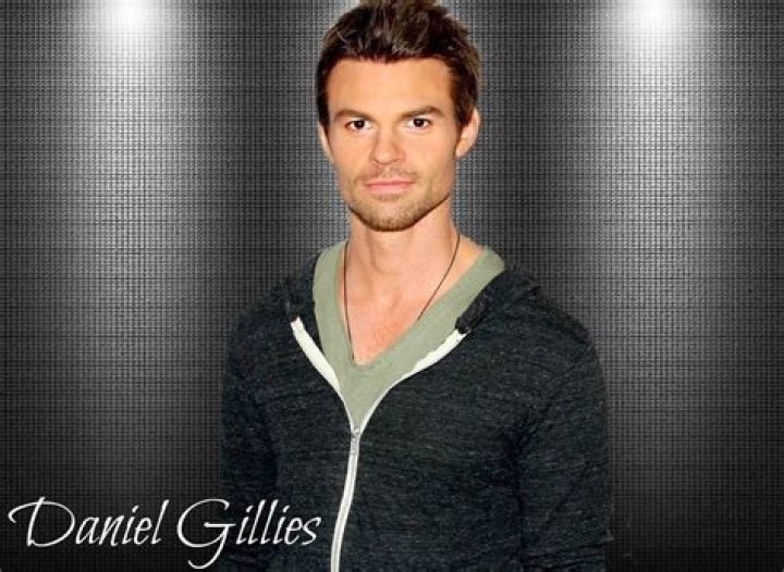Daniel Gillies: The Vampire Diaries & More - Biography