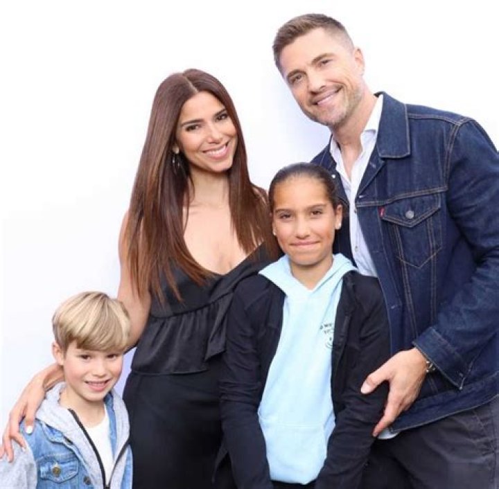 Does Eric Winter Have a Twin Brother? Facts & Family Life