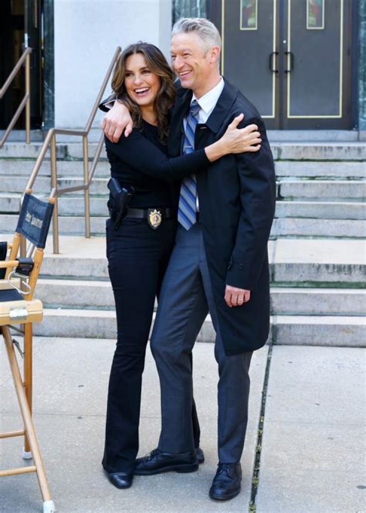 Meet Lisha Bai: Artist and Wife of Peter Scanavino